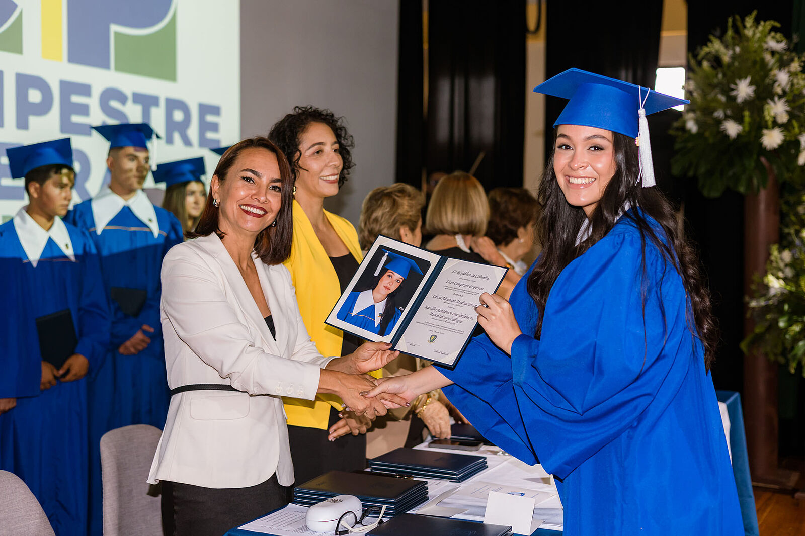 alexpiedrahita - anuario-prom-senior-alex-piedrahita-fotografia13-ts20251024223749574830.jpg