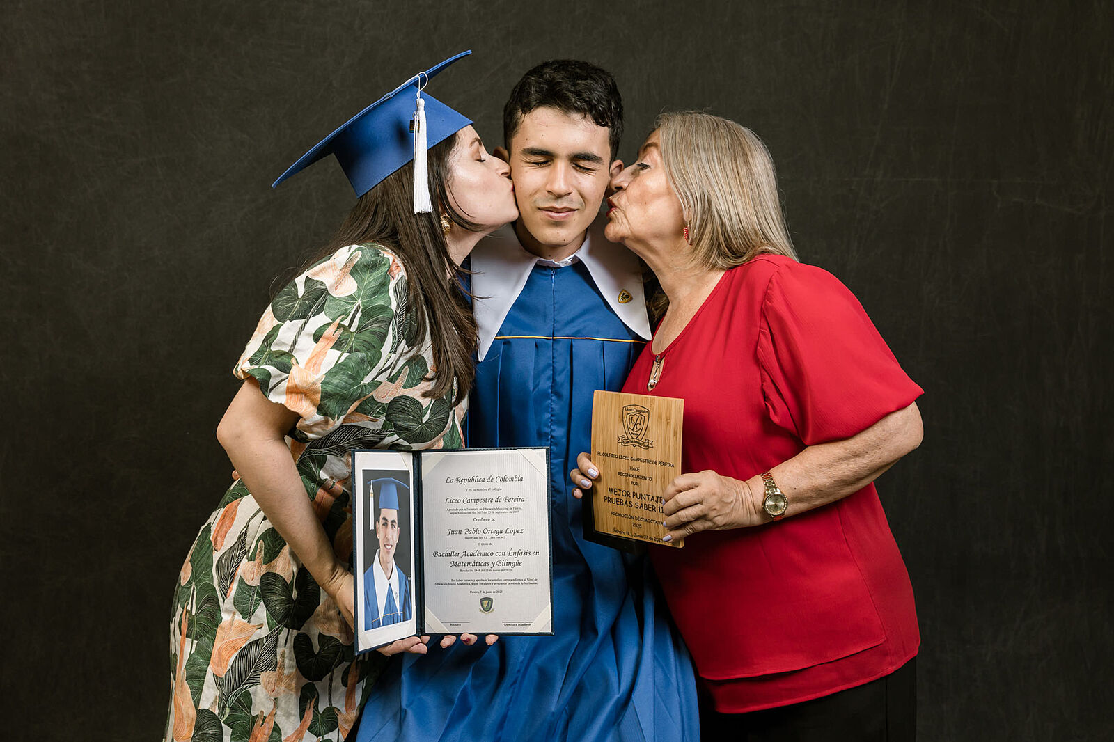 alexpiedrahita - anuario-prom-senior-alex-piedrahita-fotografia19-ts20251024223853988737.jpg