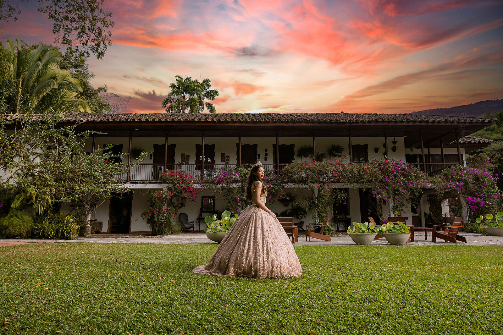 alexpiedrahita - sesion-quinceanera-atardecer-calido-hacienda-san-jose-alex-piedrahita-fotografia-ts20250728205005494352.jpg