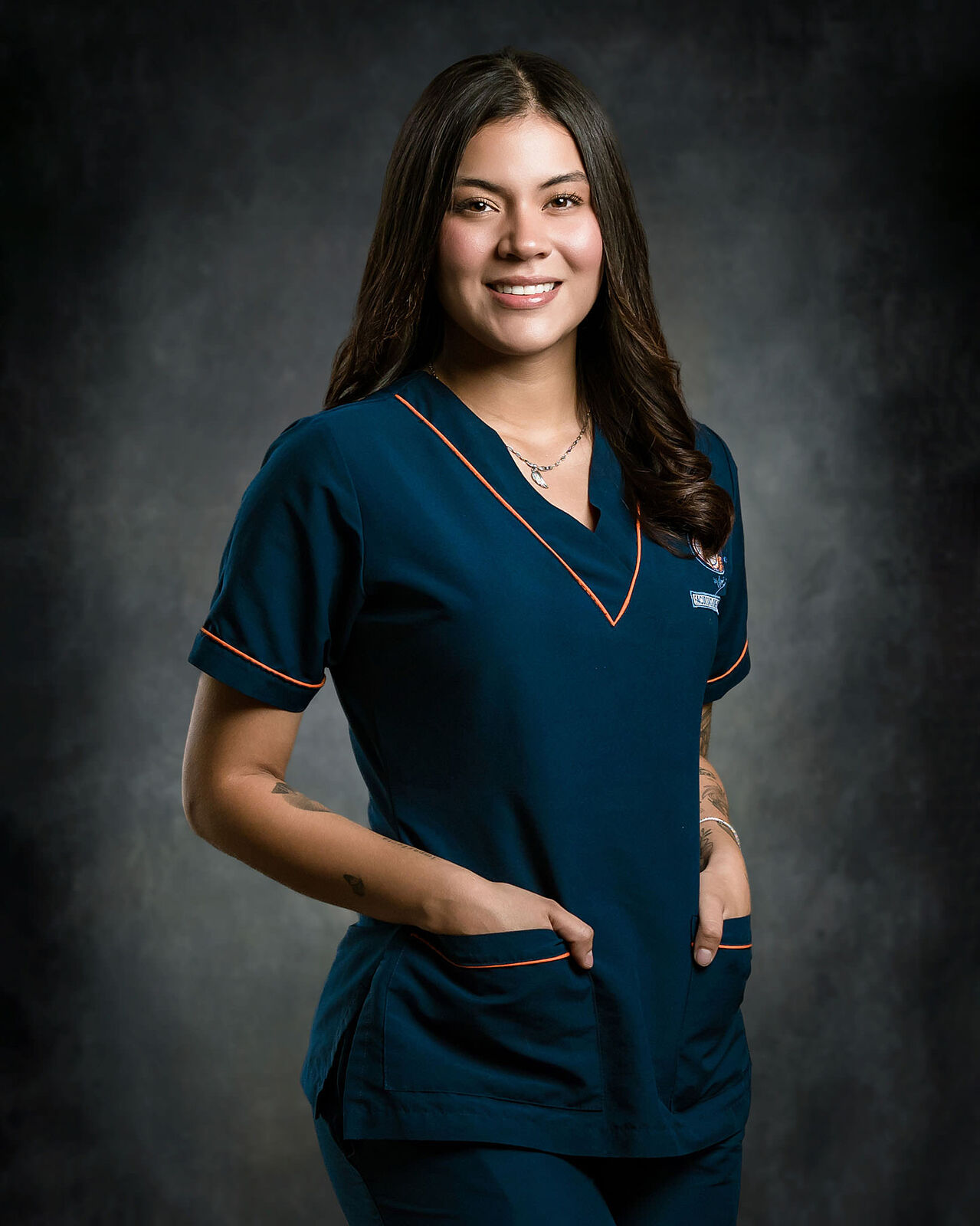 alexpiedrahita - retrato-profesional-odontologo-autonoma-alex-piedrahita-fotografia-ts20250802035514717681.jpg