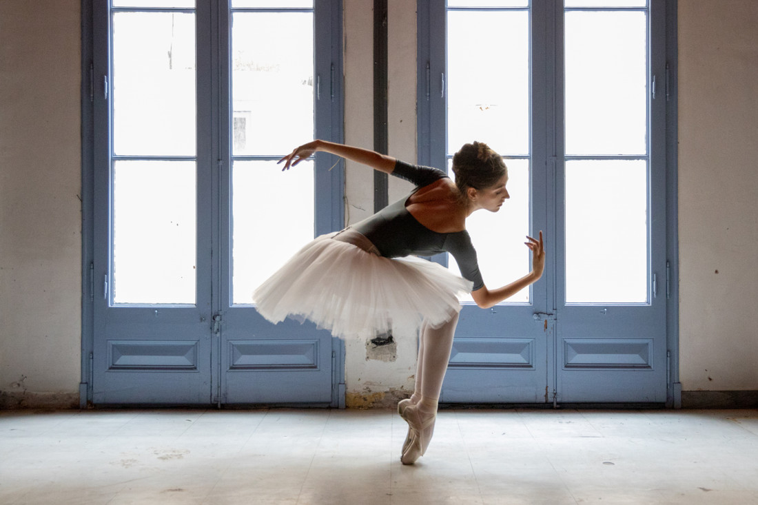 V18-0443-eosR-bailarina