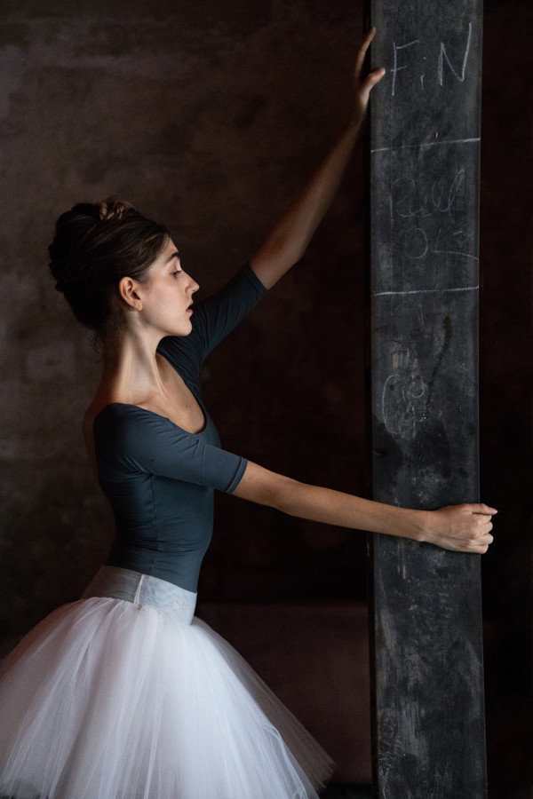 V18-0563-eosR-bailarina