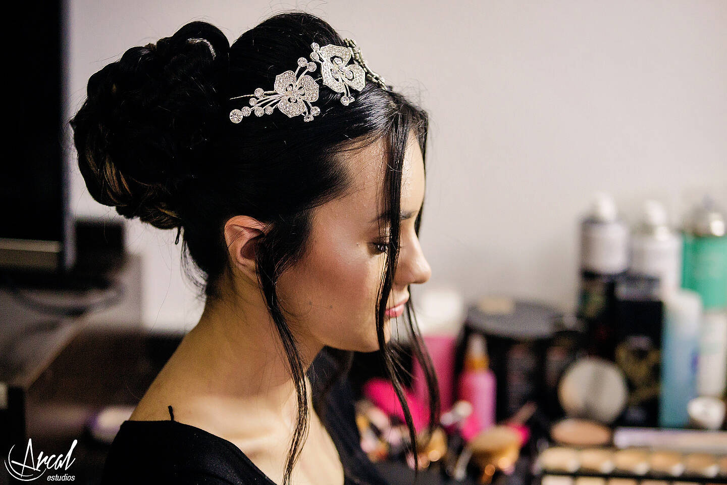 044_Florencia y Samuel_vestido de novia y maquillaje en apart hotel, boda en salón motonáutico, villa carlos pazA