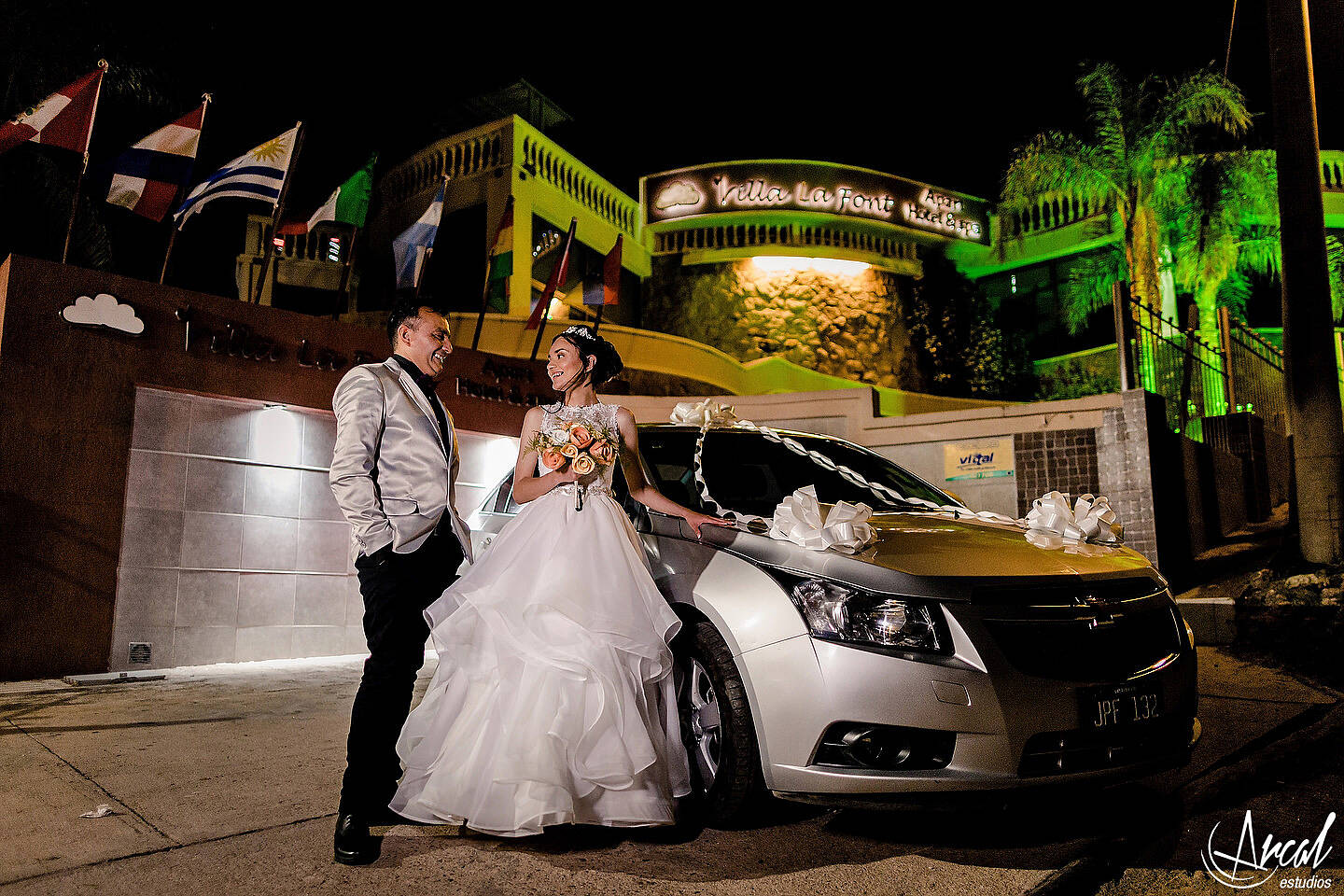 078_Florencia y Samuel_vestido de novia y maquillaje en apart hotel, boda en salón motonáutico, villa carlos paz
