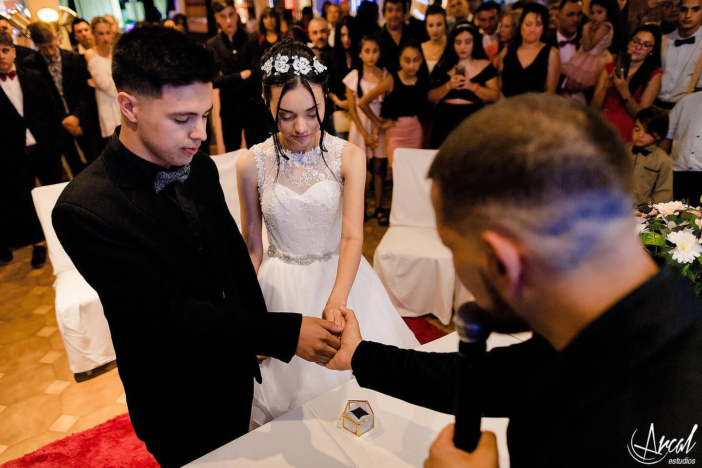158_Florencia y Samuel_vestido de novia y maquillaje en apart hotel, boda en salón motonáutico, villa carlos paz