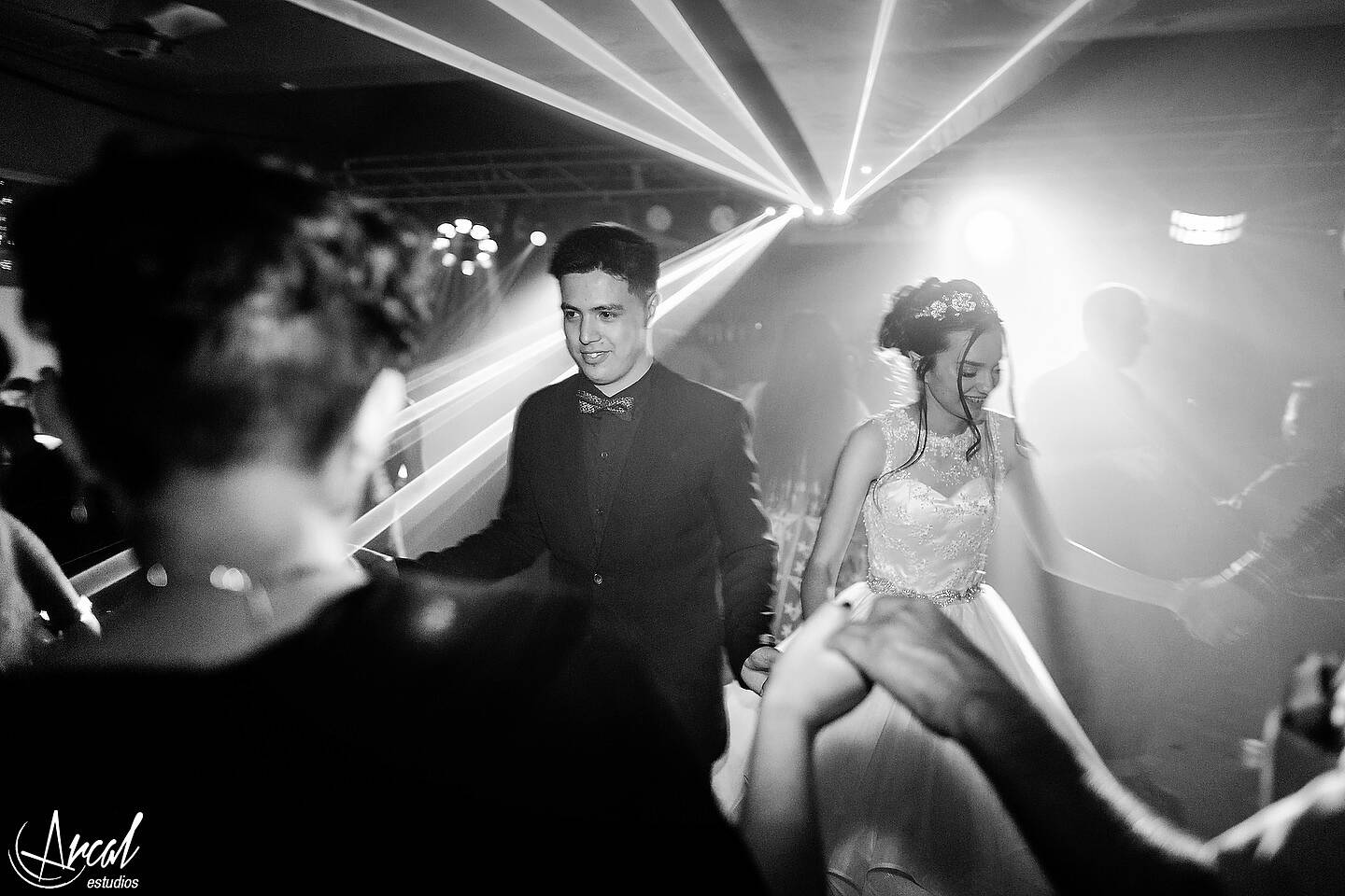 294_Florencia y Samuel_vestido de novia y maquillaje en apart hotel, boda en salón motonáutico, villa carlos pazA