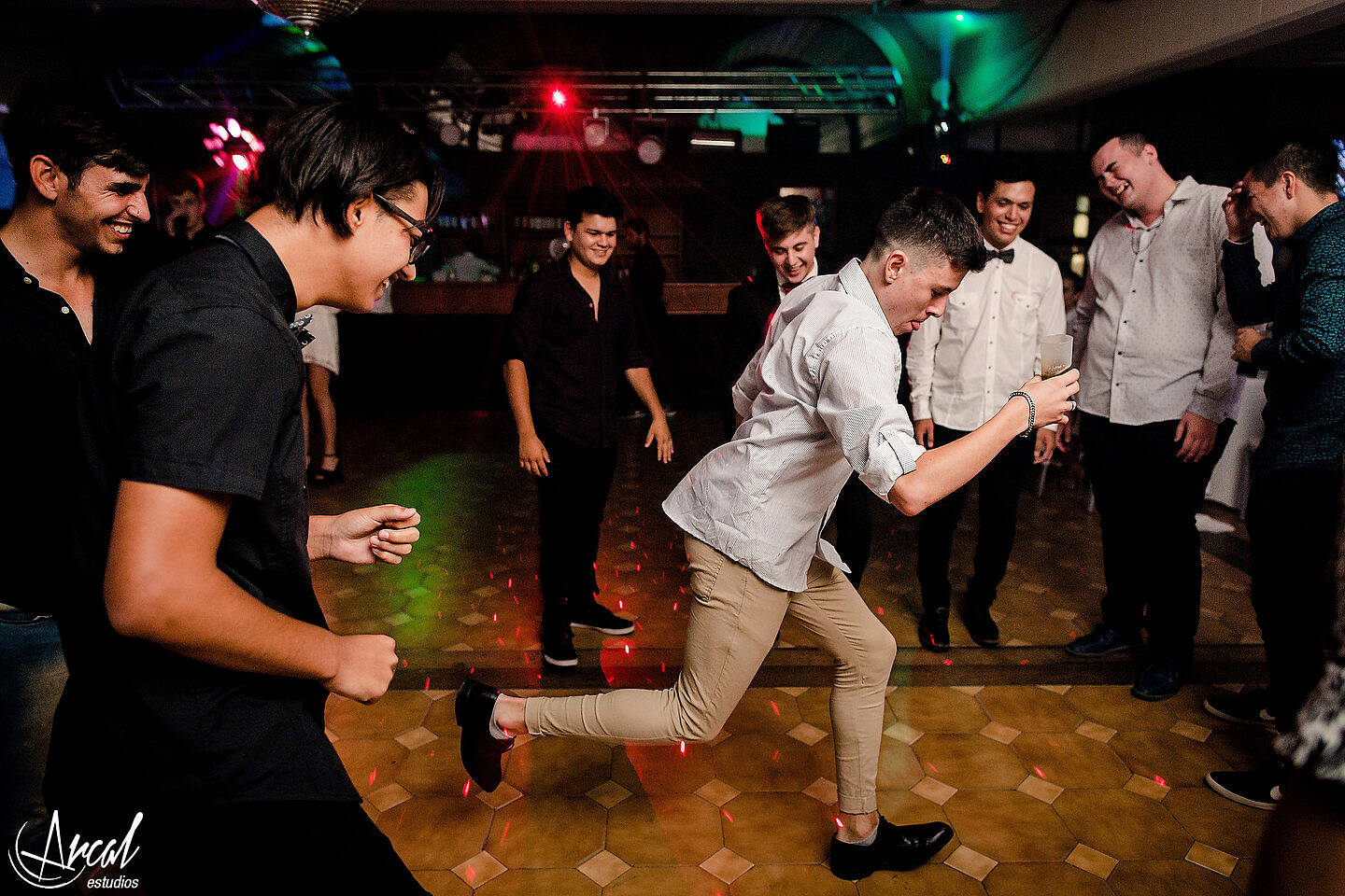 339_Florencia y Samuel_vestido de novia y maquillaje en apart hotel, boda en salón motonáutico, villa carlos pazA