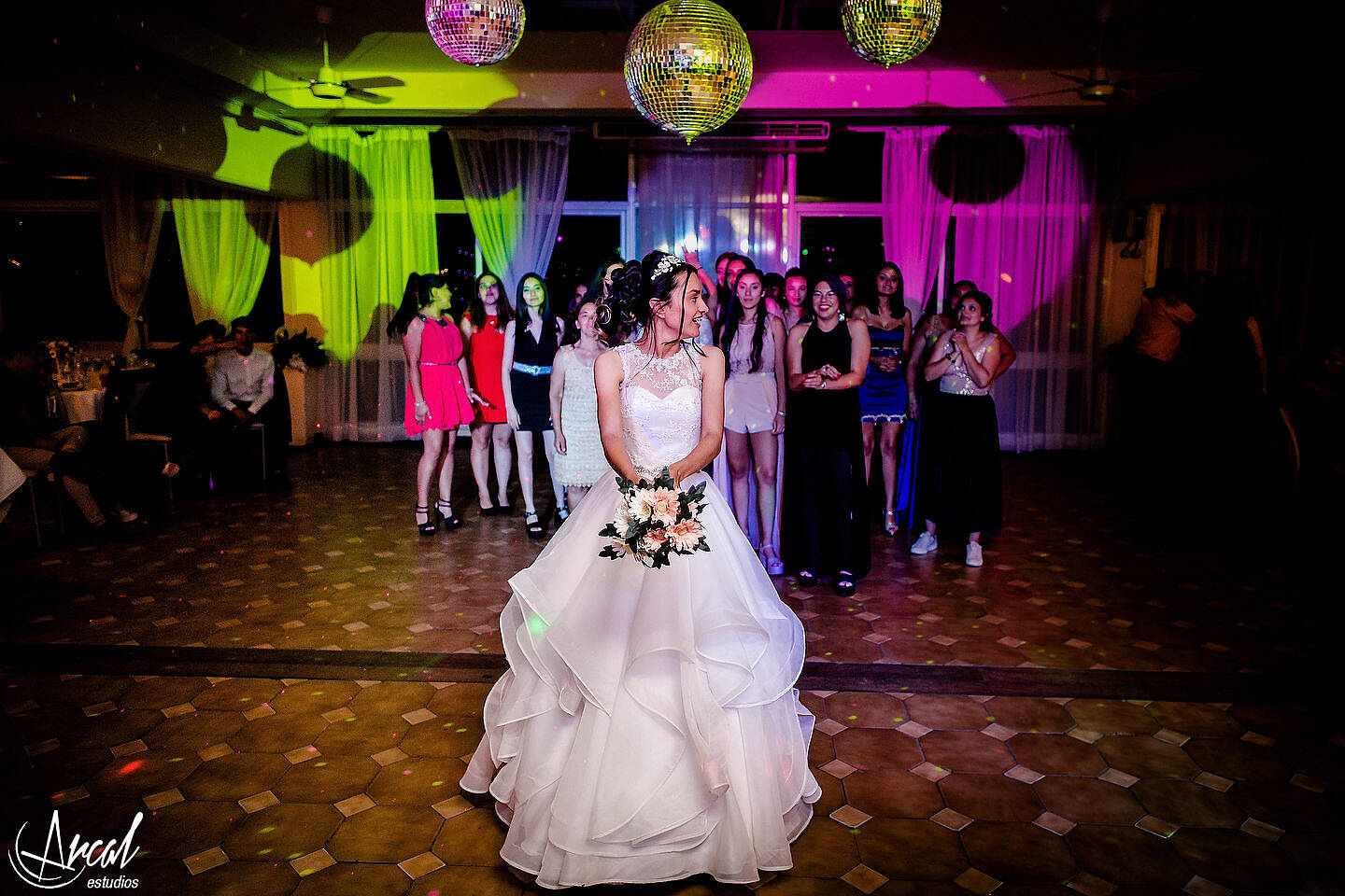 430_Florencia y Samuel_vestido de novia y maquillaje en apart hotel, boda en salón motonáutico, villa carlos pazA