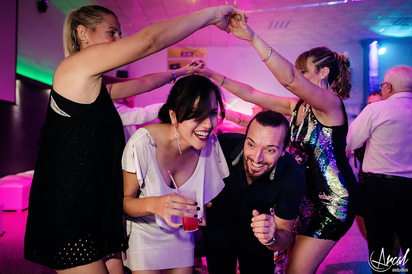 319-ayelen-y-matias-boda-en-iglesia-nueva-aposto-lica-salo-n-malala-carlos-paza-109915