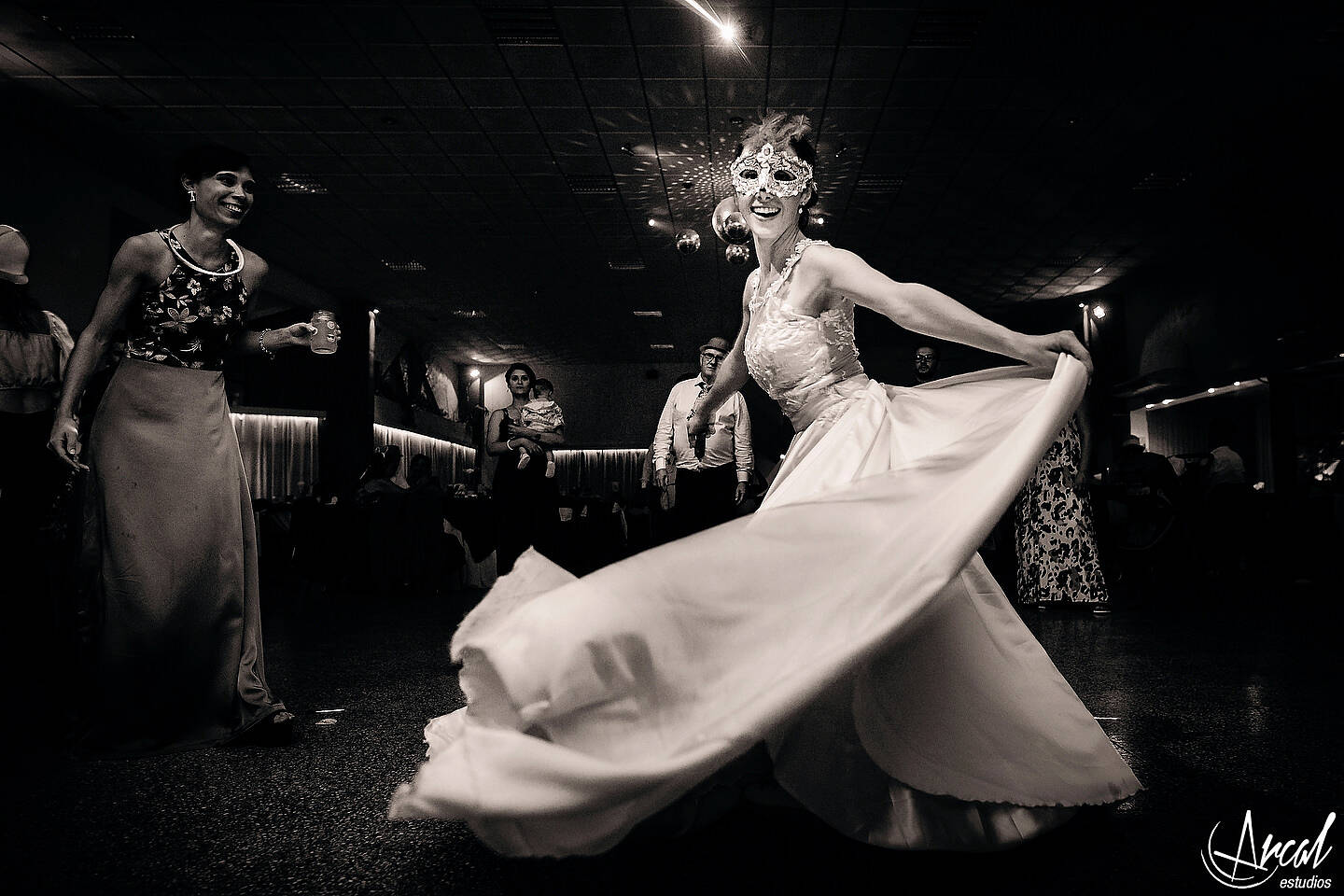 386-ayelen-y-matias-boda-en-iglesia-nueva-aposto-lica-salo-n-malala-carlos-paza-109915