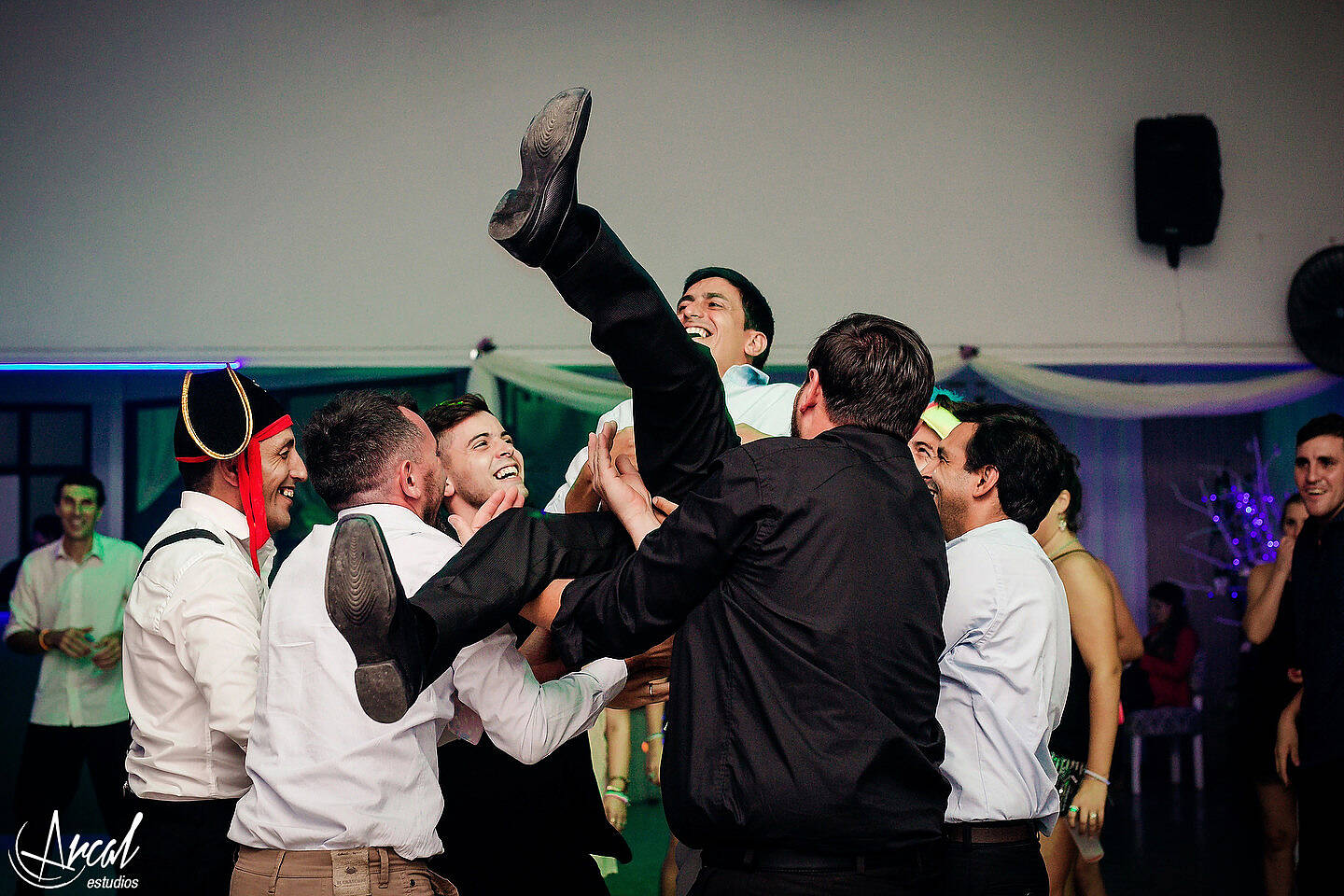 402-ayelen-y-matias-boda-en-iglesia-nueva-aposto-lica-salo-n-malala-carlos-paz-109915