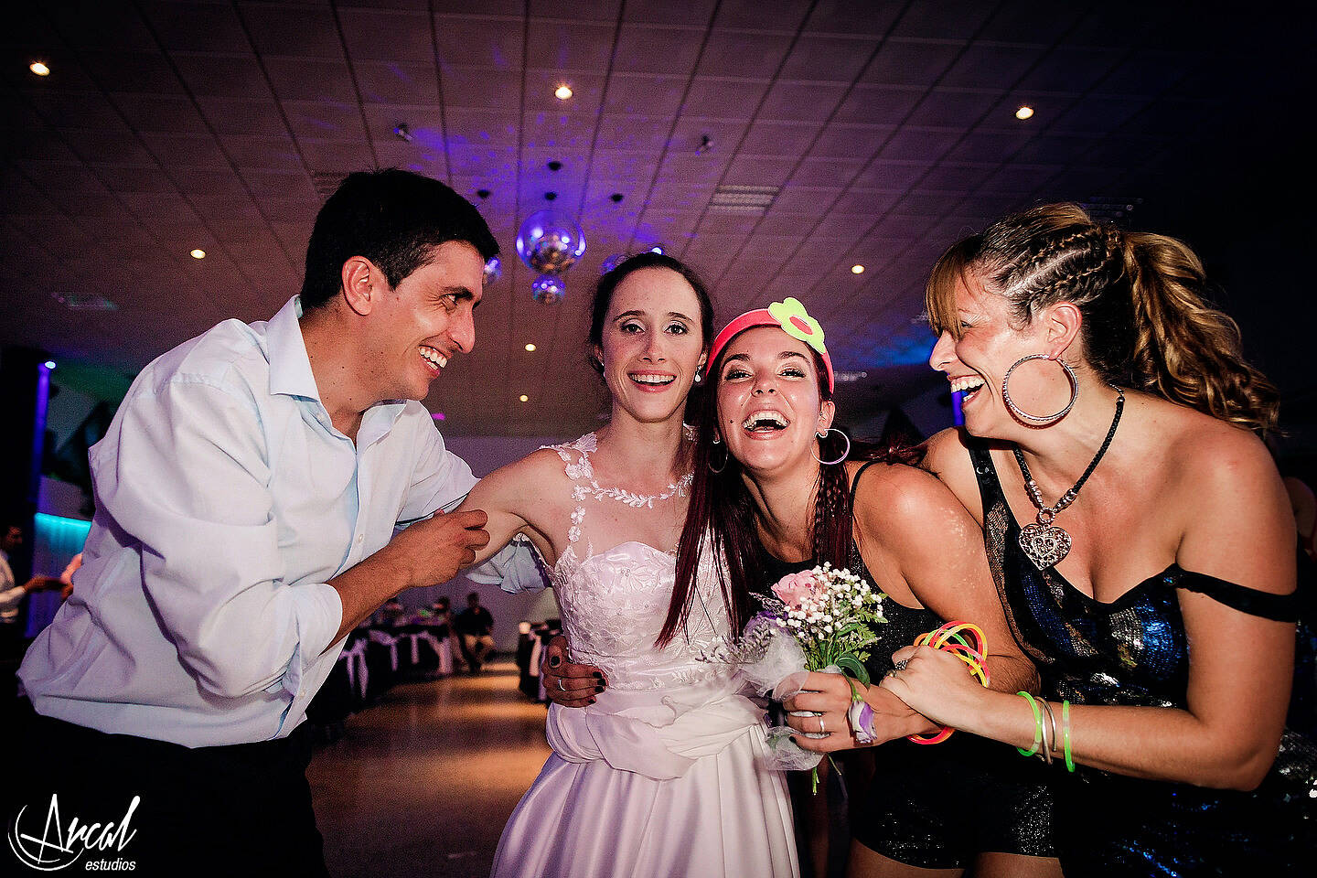 467-ayelen-y-matias-boda-en-iglesia-nueva-aposto-lica-salo-n-malala-carlos-paz-109915