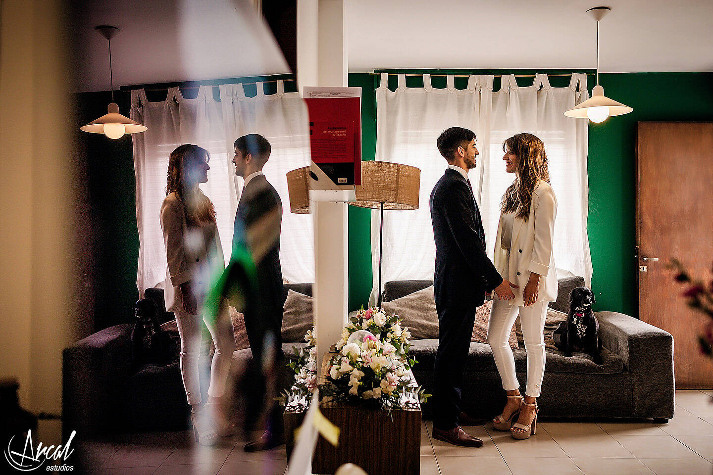 045-carla-y-guillermo-casamiento-con-barbijo-o-tapa-boca-por-zoom-registro-civil-de-co-rdoba-fotos-de-novios-en-tribunalesa-119131