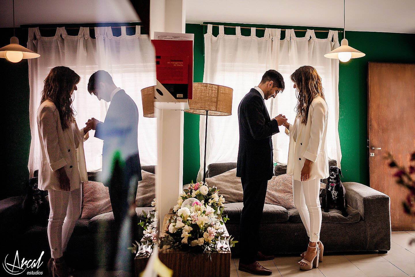 046-carla-y-guillermo-casamiento-con-barbijo-o-tapa-boca-por-zoom-registro-civil-de-co-rdoba-fotos-de-novios-en-tribunalesa-119131