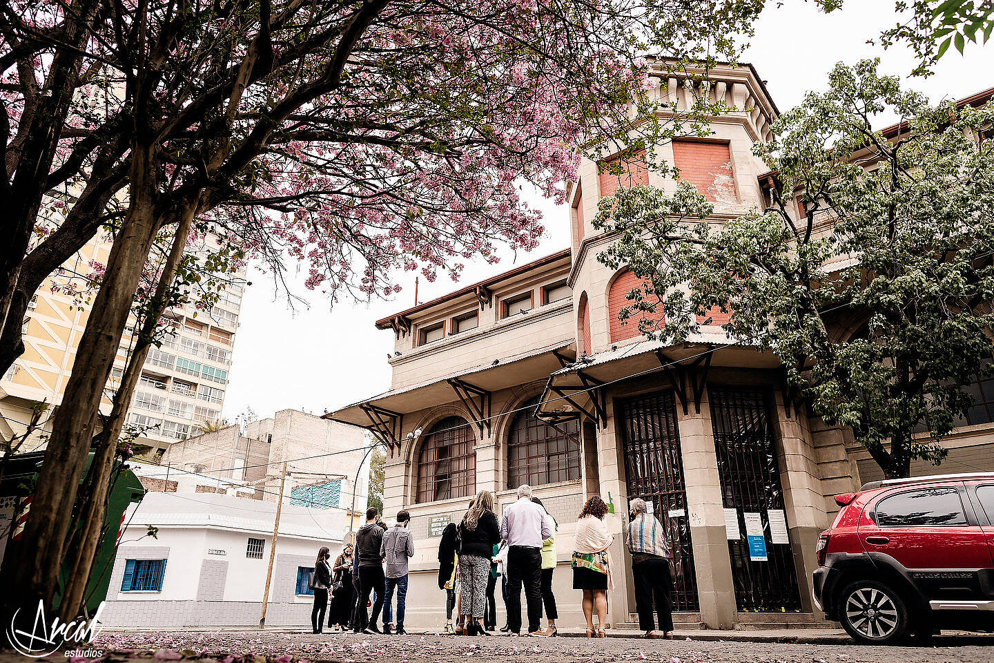 062-carla-y-guillermo-casamiento-con-barbijo-o-tapa-boca-por-zoom-registro-civil-de-co-rdoba-fotos-de-novios-en-tribunalesa-119131