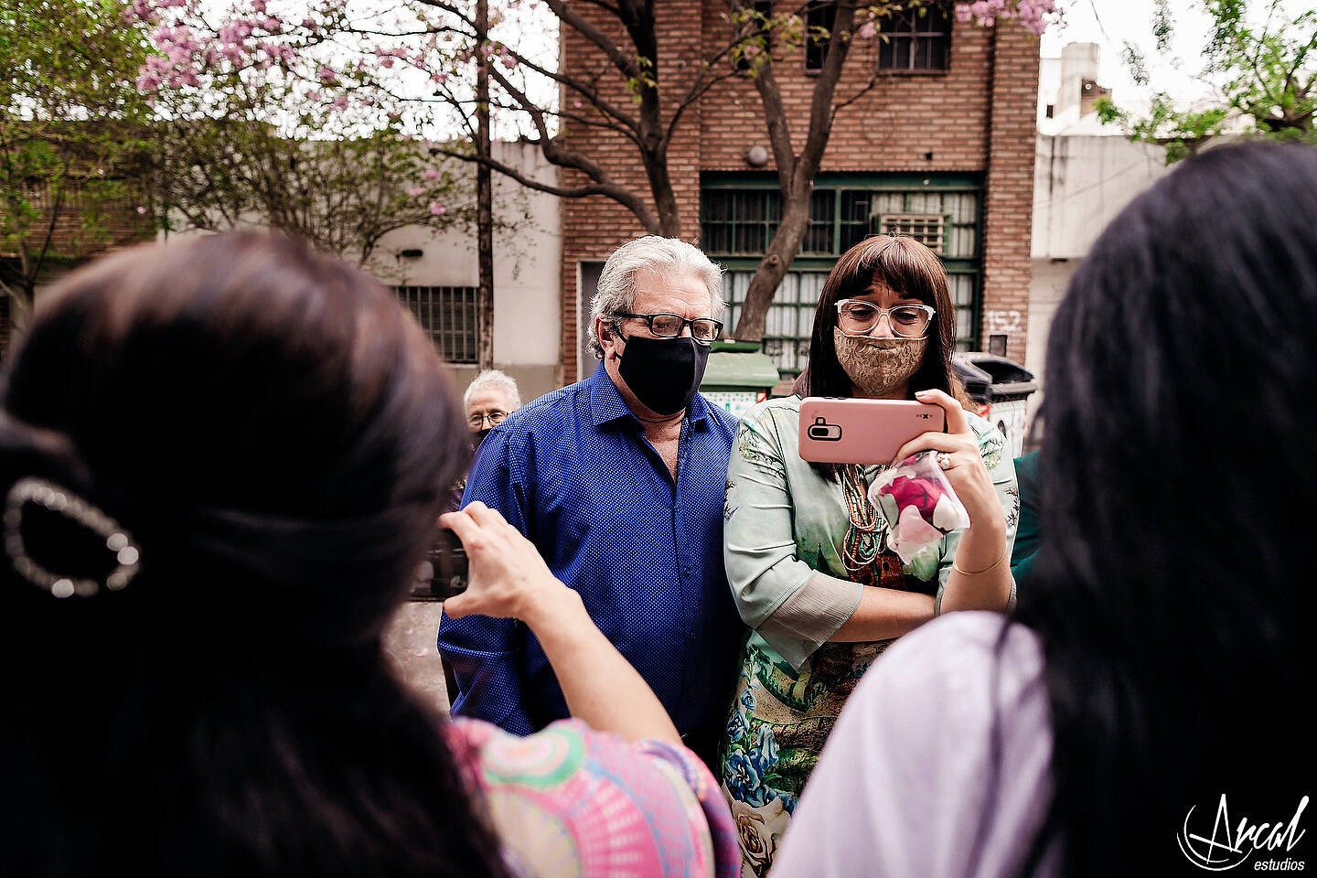 086-carla-y-guillermo-casamiento-con-barbijo-o-tapa-boca-por-zoom-registro-civil-de-co-rdoba-fotos-de-novios-en-tribunales-119131