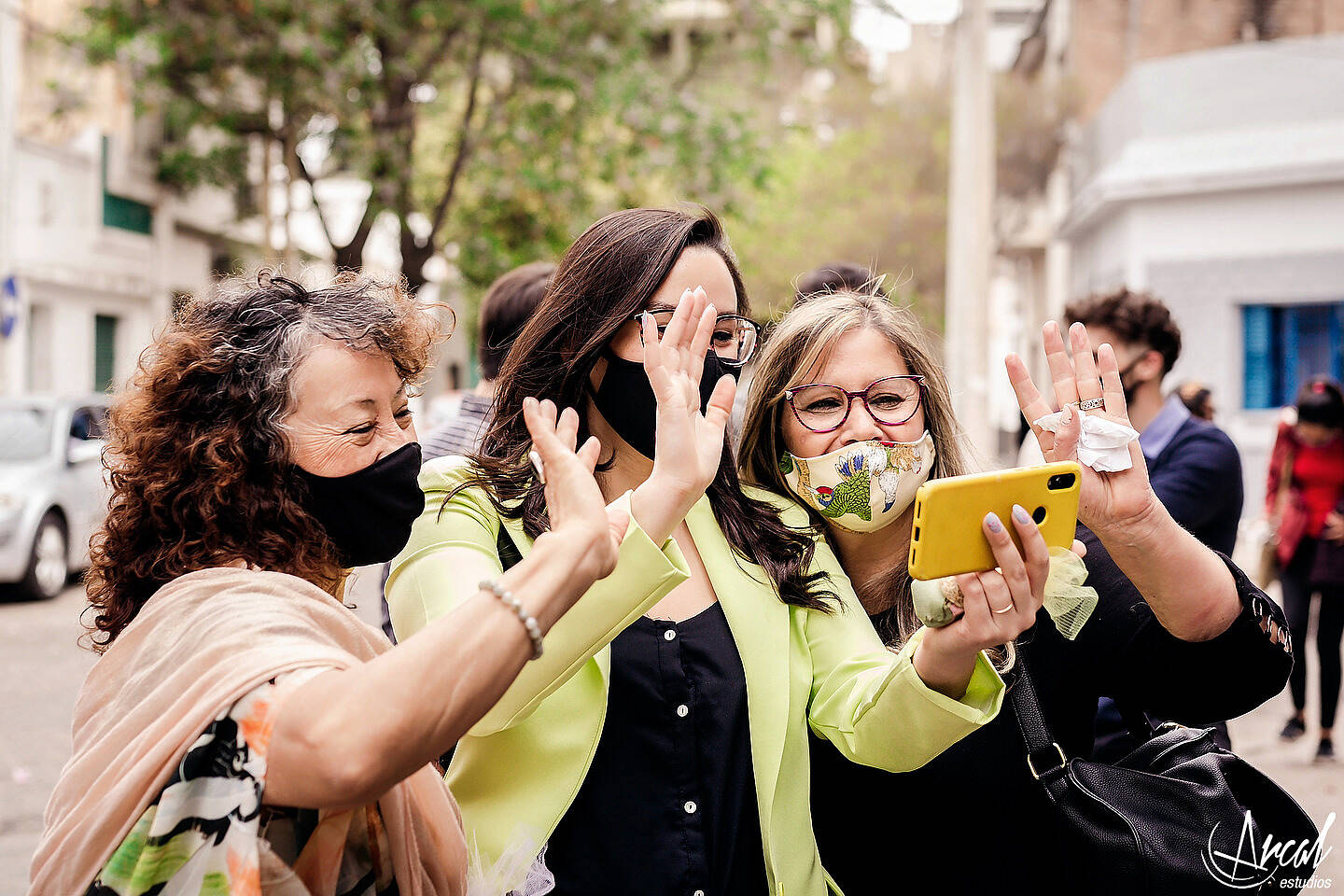 098-carla-y-guillermo-casamiento-con-barbijo-o-tapa-boca-por-zoom-registro-civil-de-co-rdoba-fotos-de-novios-en-tribunales-119131