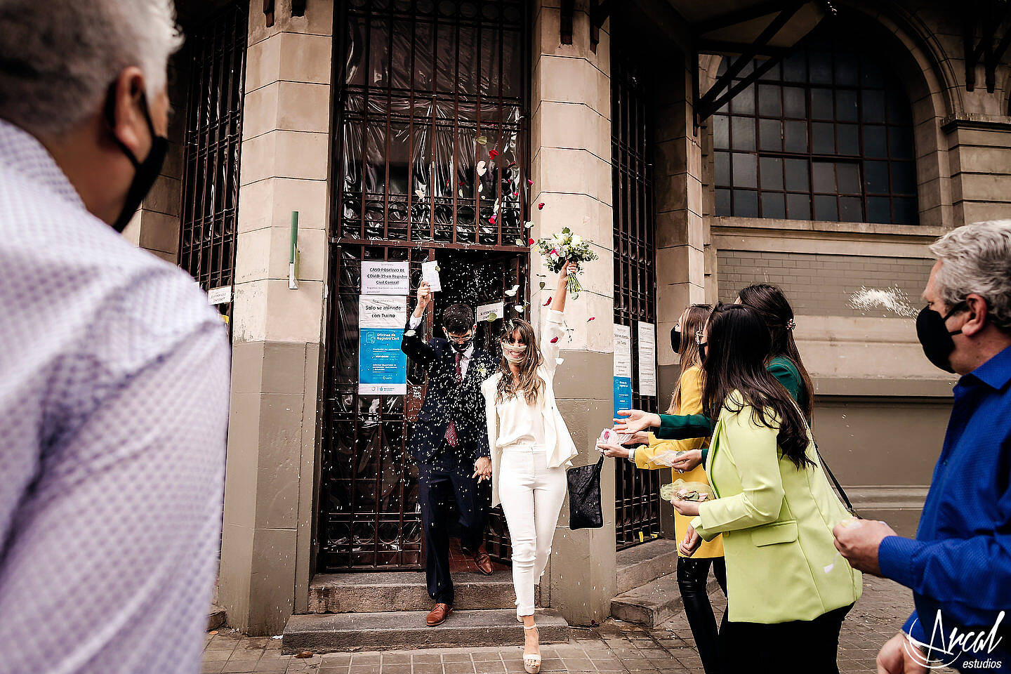 100-carla-y-guillermo-casamiento-con-barbijo-o-tapa-boca-por-zoom-registro-civil-de-co-rdoba-fotos-de-novios-en-tribunales-119131