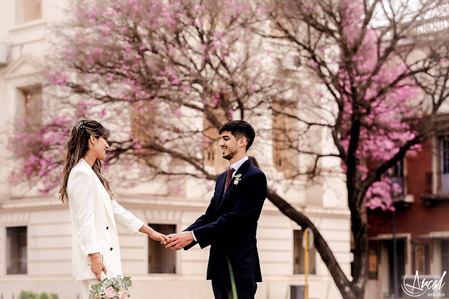 189-carla-y-guillermo-casamiento-con-barbijo-o-tapa-boca-por-zoom-registro-civil-de-co-rdoba-fotos-de-novios-en-tribunales-119131