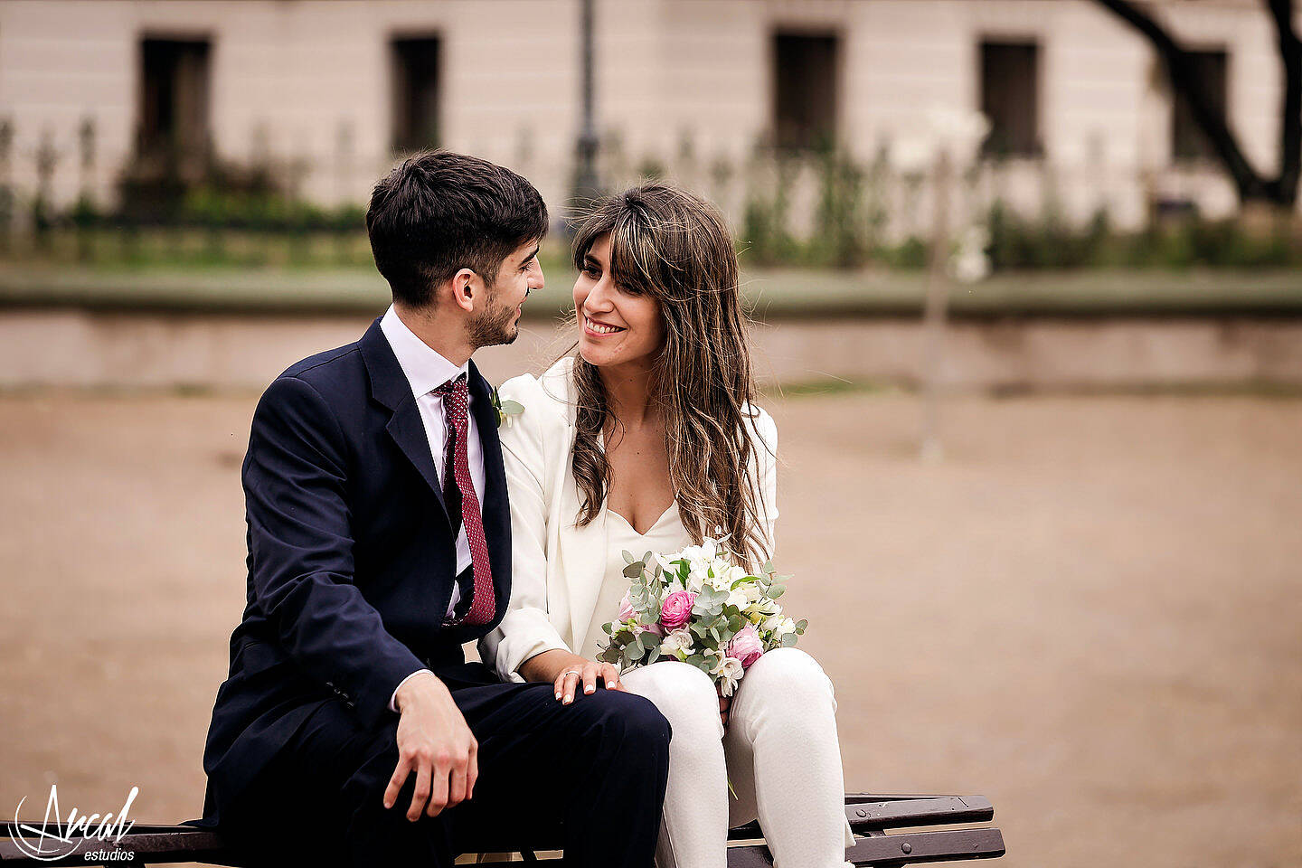 197-carla-y-guillermo-casamiento-con-barbijo-o-tapa-boca-por-zoom-registro-civil-de-co-rdoba-fotos-de-novios-en-tribunalesa-119131