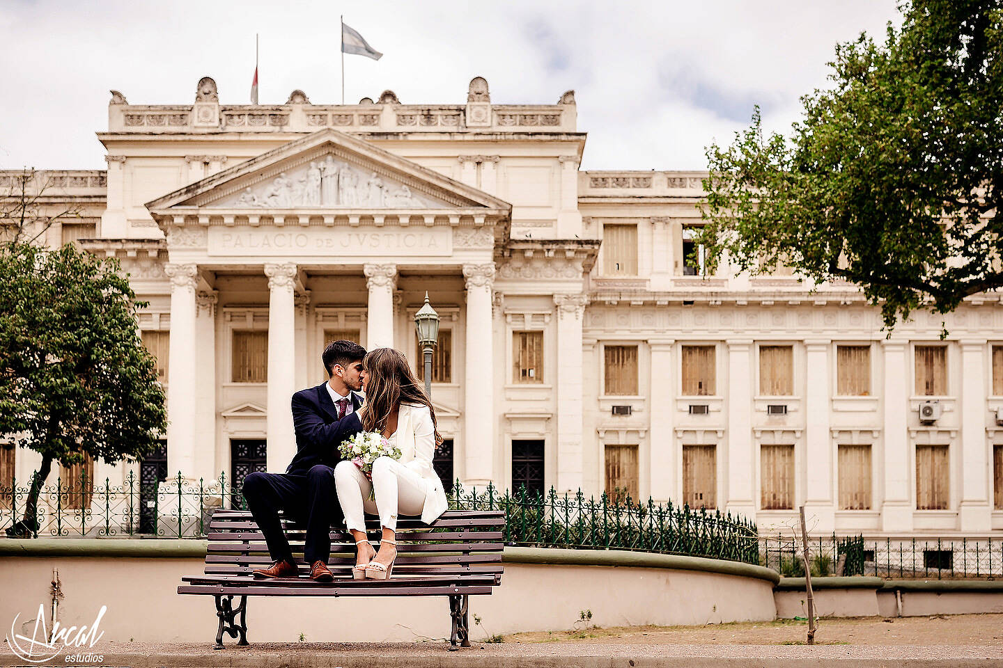 199-carla-y-guillermo-casamiento-con-barbijo-o-tapa-boca-por-zoom-registro-civil-de-co-rdoba-fotos-de-novios-en-tribunalesa-119131