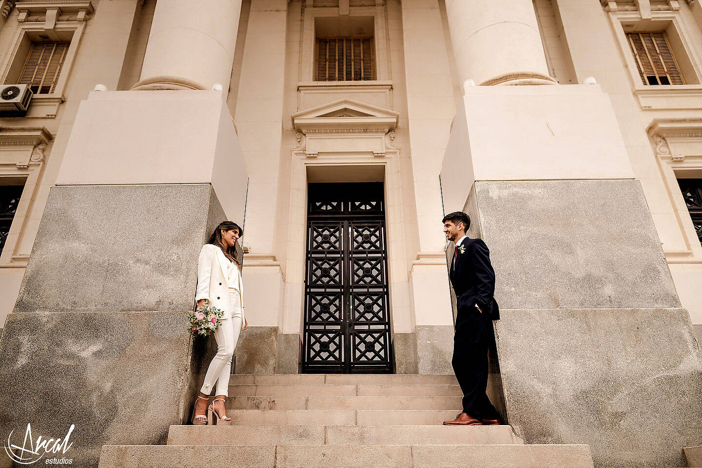 200-carla-y-guillermo-casamiento-con-barbijo-o-tapa-boca-por-zoom-registro-civil-de-co-rdoba-fotos-de-novios-en-tribunalesa-119131