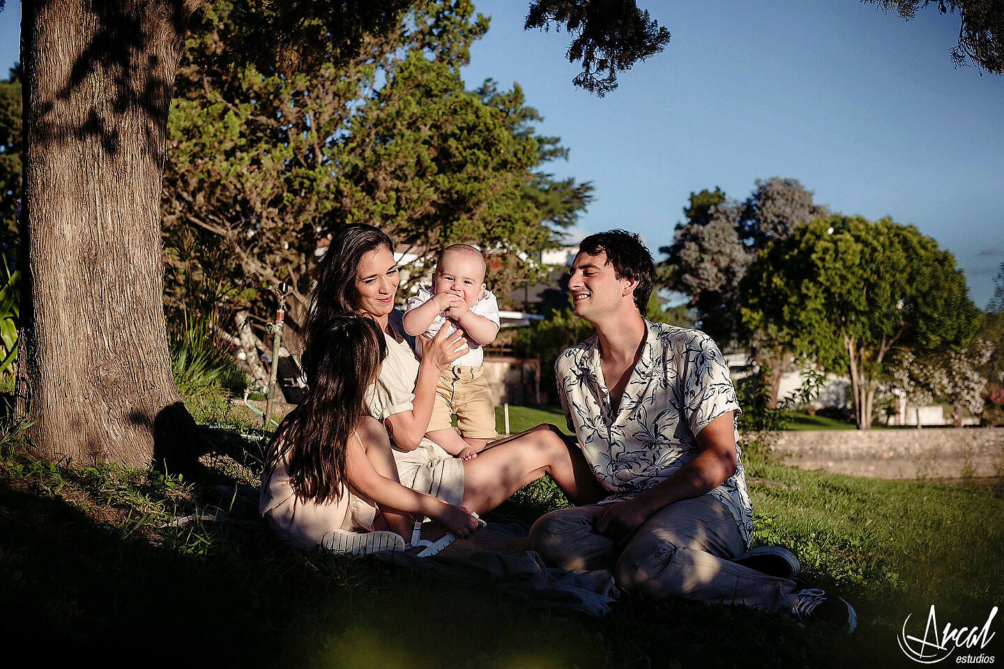 009_Lourdes y Rodrigo, fotos pre-boda, costanera, lago san roque villa carlos paz, fotografías en tagore suites villa del lago_2