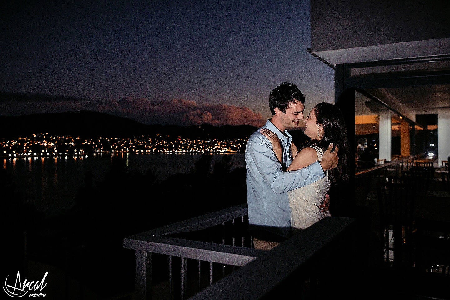 035_Lourdes y Rodrigo, fotos pre-boda, costanera, lago san roque villa carlos paz, fotografías en tagore suites villa del lago_2