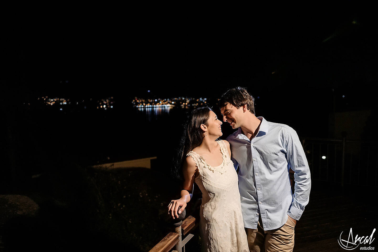 053_Lourdes y Rodrigo, fotos pre-boda, costanera, lago san roque villa carlos paz, fotografías en tagore suites villa del lago_2