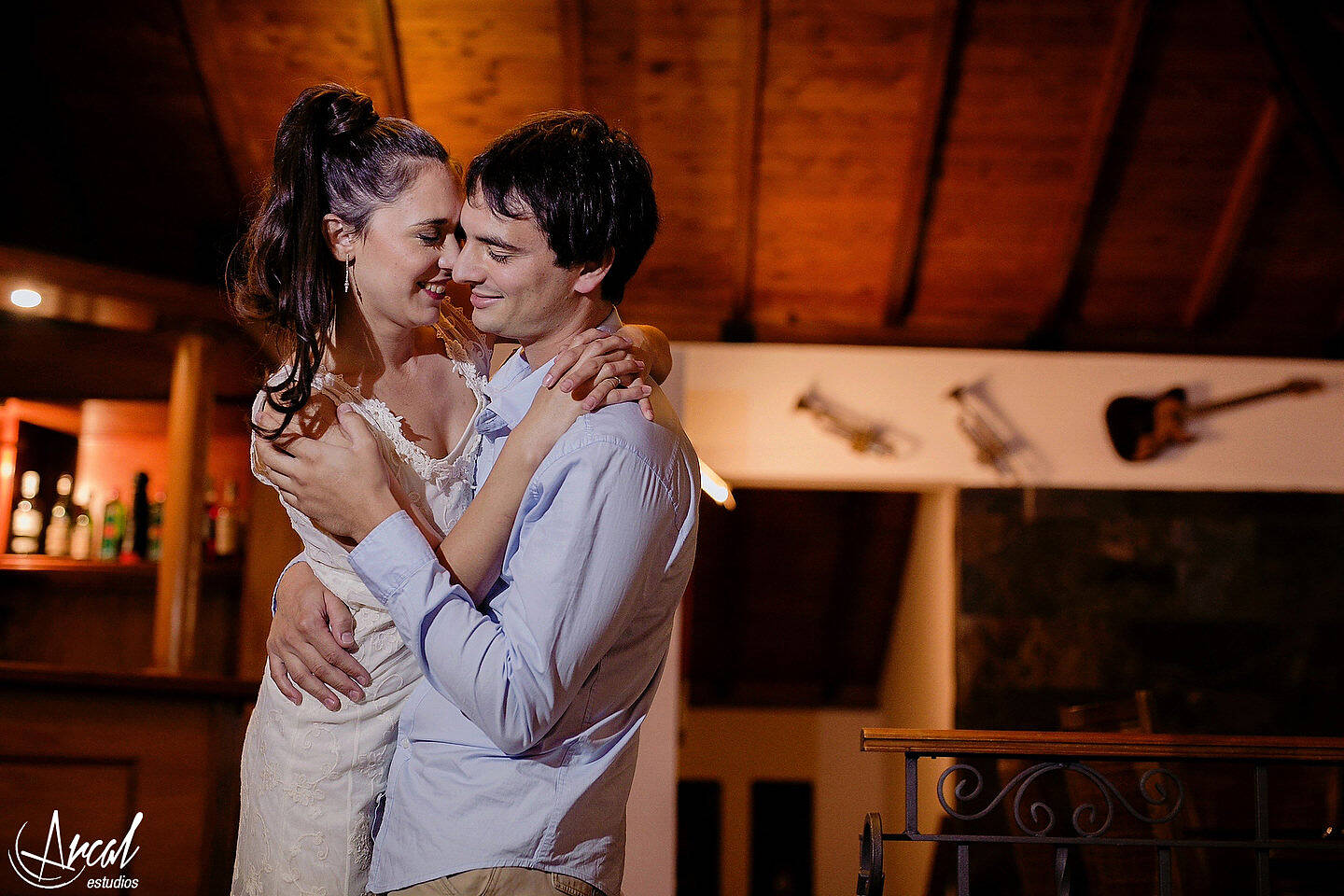 066_Lourdes y Rodrigo, fotos pre-boda, costanera, lago san roque villa carlos paz, fotografías en tagore suites villa del lago_2