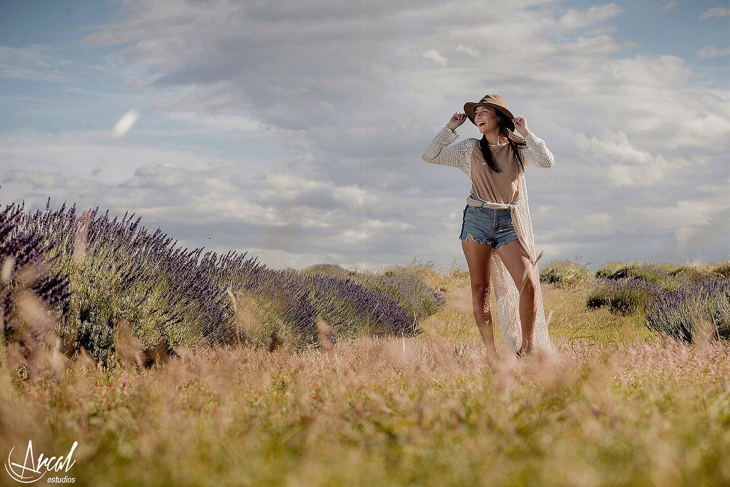037-cata-succio-book-quincean-era-en-el-vivero-de-nora-fotos-en-campo-de-lavanda-domaine-de-puberclair-y-nebula-vin-edos-123791