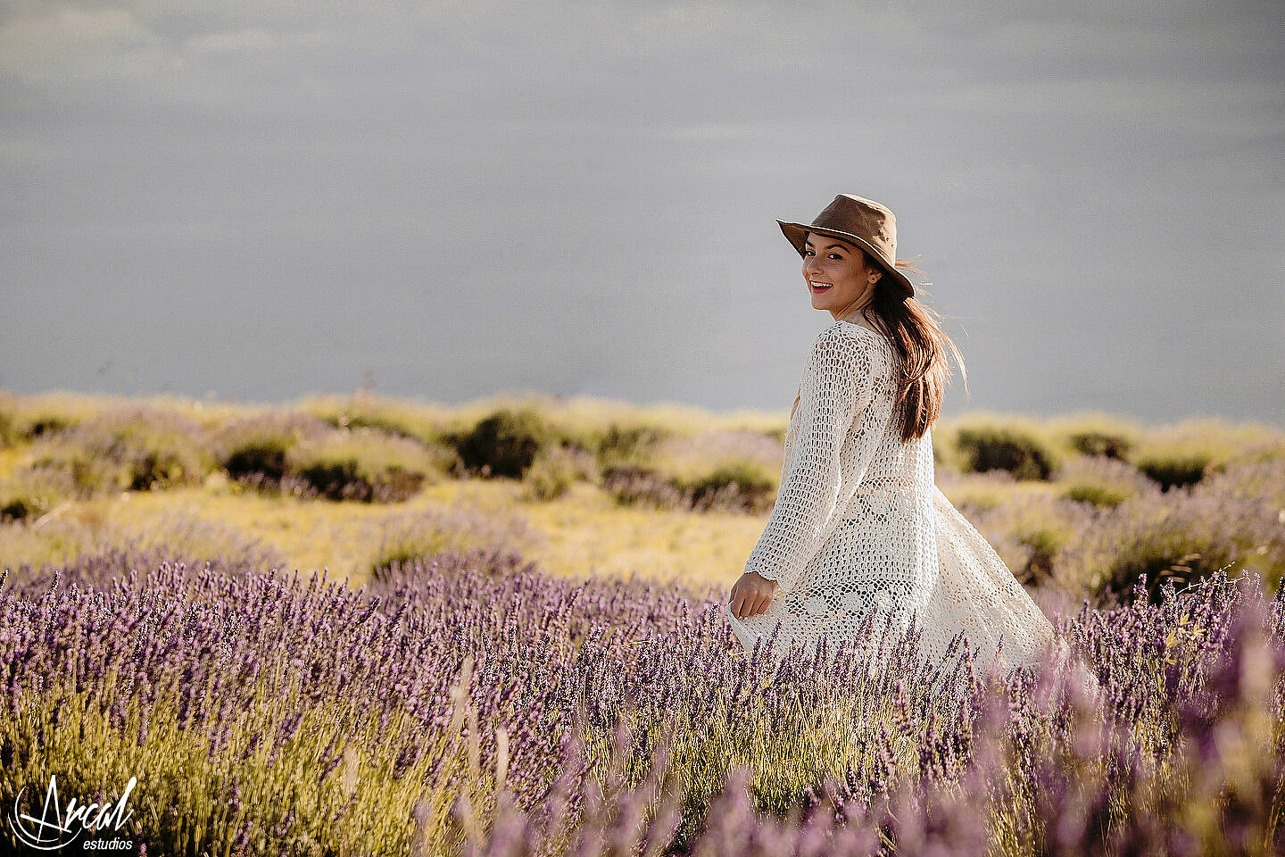 050-cata-succio-book-quincean-era-en-el-vivero-de-nora-fotos-en-campo-de-lavanda-domaine-de-puberclair-y-nebula-vin-edos-123791