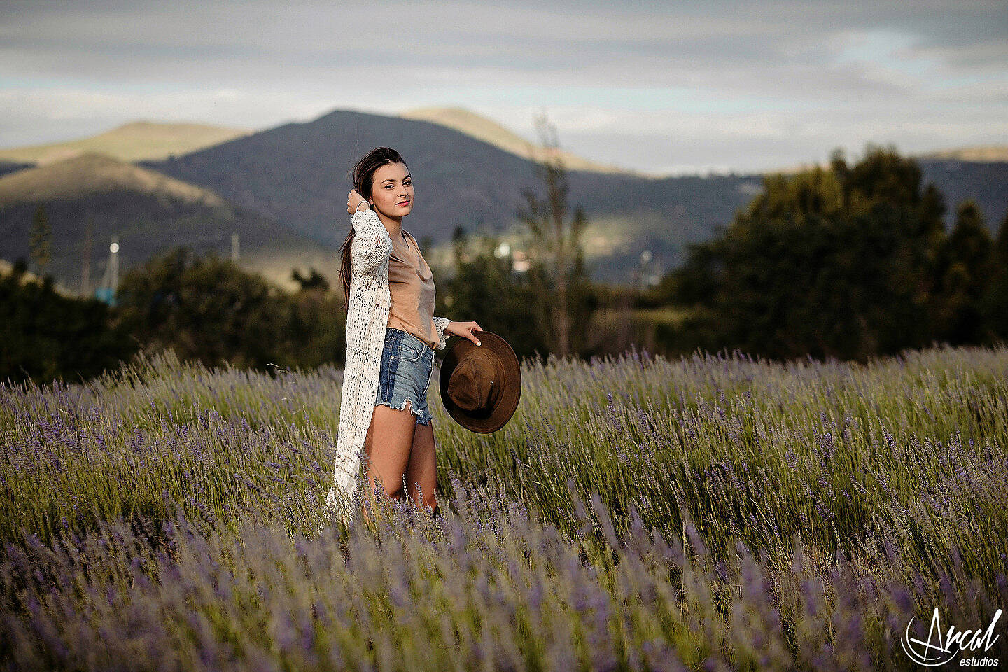 059-cata-succio-book-quincean-era-en-el-vivero-de-nora-fotos-en-campo-de-lavanda-domaine-de-puberclair-y-nebula-vin-edos-a-123791