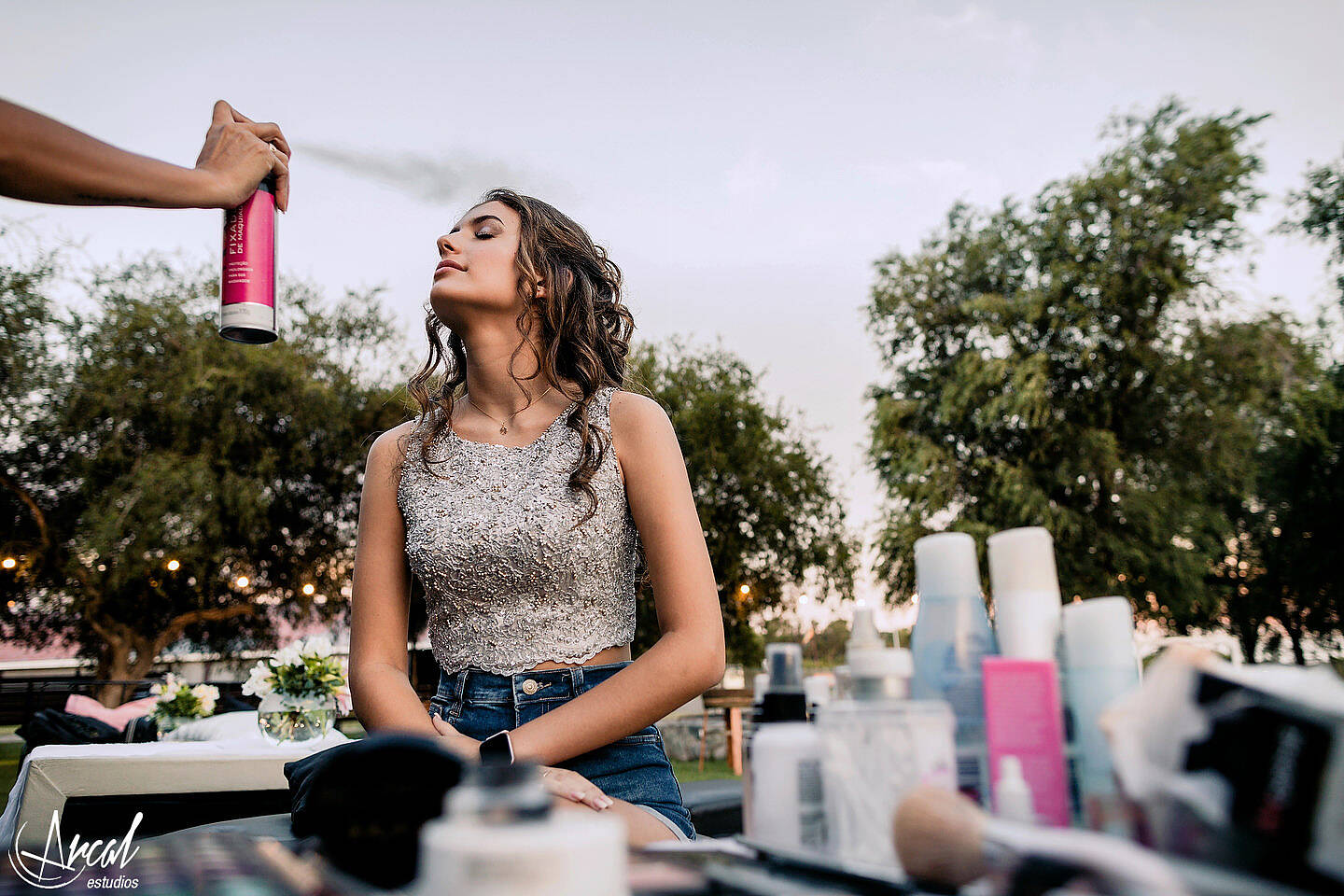 038-giuliana-pelletieri-make-up-de-carla-salguero-en-salo-n-las-grolas-quince-an-os-fiesta-en-pandemia-carlos-paz-malaguen-o-124948