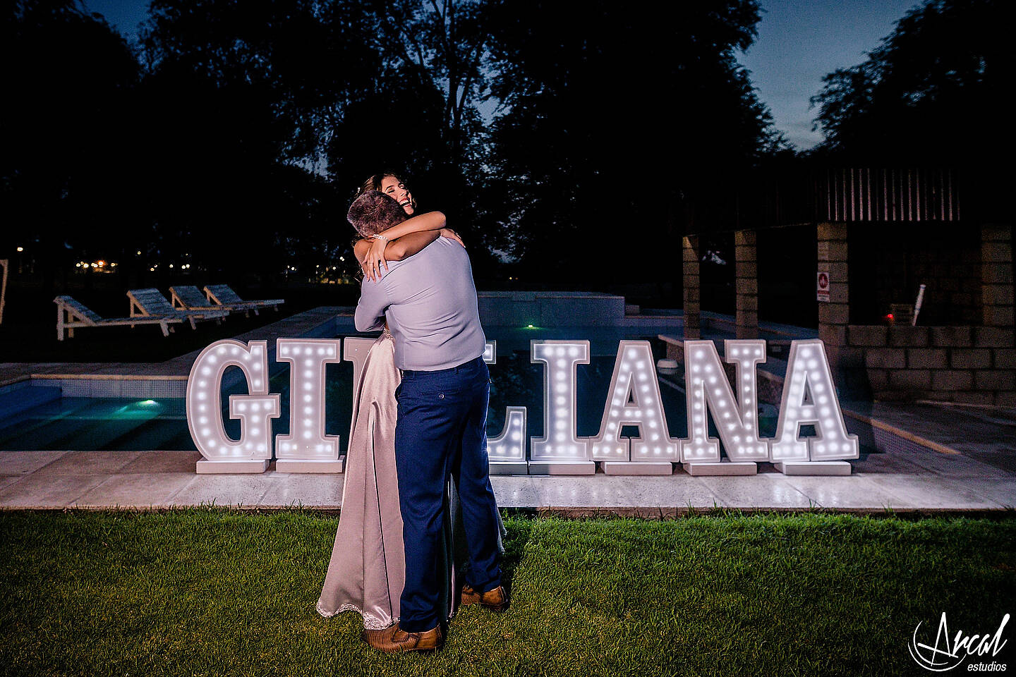 053-giuliana-pelletieri-make-up-de-carla-salguero-en-salo-n-las-grolas-quince-an-os-fiesta-en-pandemia-carlos-paz-malaguen-oa-124948