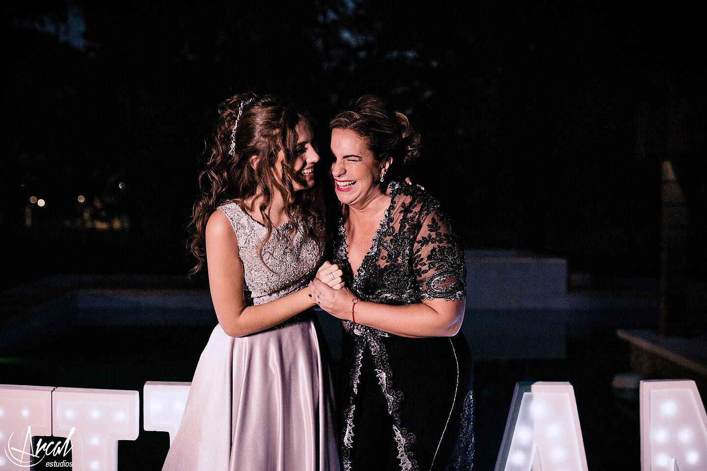 062-giuliana-pelletieri-make-up-de-carla-salguero-en-salo-n-las-grolas-quince-an-os-fiesta-en-pandemia-carlos-paz-malaguen-o-124948