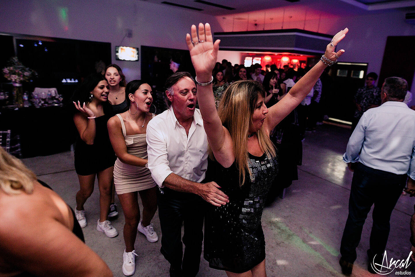 228-giuliana-pelletieri-make-up-de-carla-salguero-en-salo-n-las-grolas-quince-an-os-fiesta-en-pandemia-carlos-paz-malaguen-oa-124948