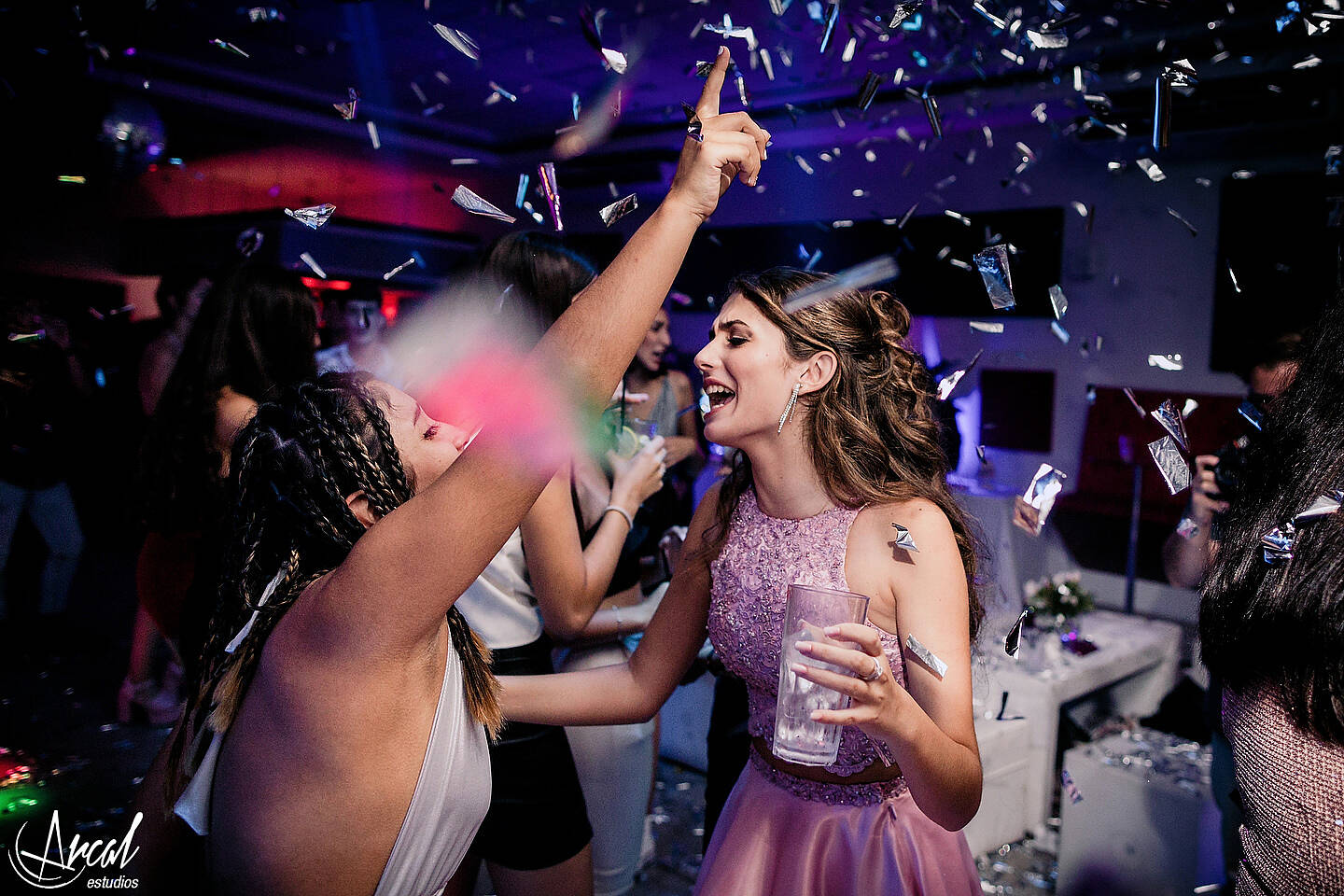 234-giuliana-pelletieri-make-up-de-carla-salguero-en-salo-n-las-grolas-quince-an-os-fiesta-en-pandemia-carlos-paz-malaguen-o-124948