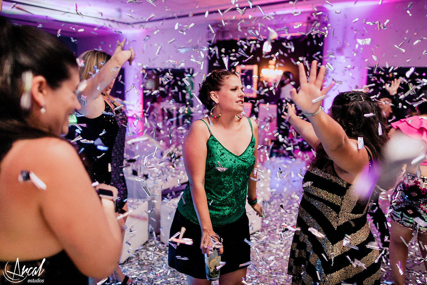 248-giuliana-pelletieri-make-up-de-carla-salguero-en-salo-n-las-grolas-quince-an-os-fiesta-en-pandemia-carlos-paz-malaguen-o-124948