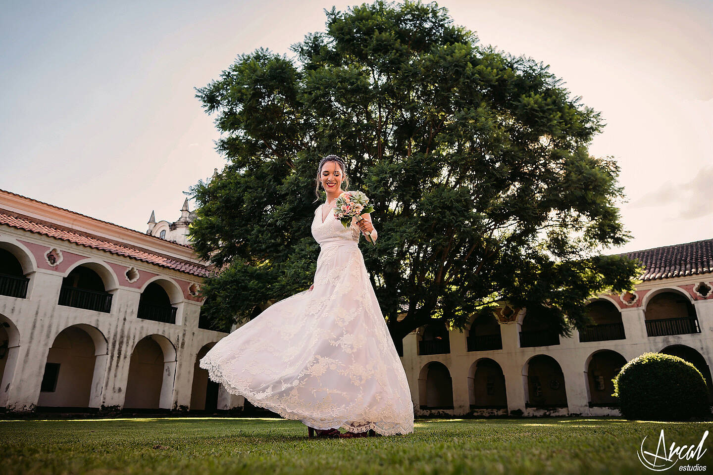 022_Lourdes y Rodrigo; boda en pandemia, iglesia católica parroquia de jesus maría, evento en estancia el rosal, agua de oro, córdobaA