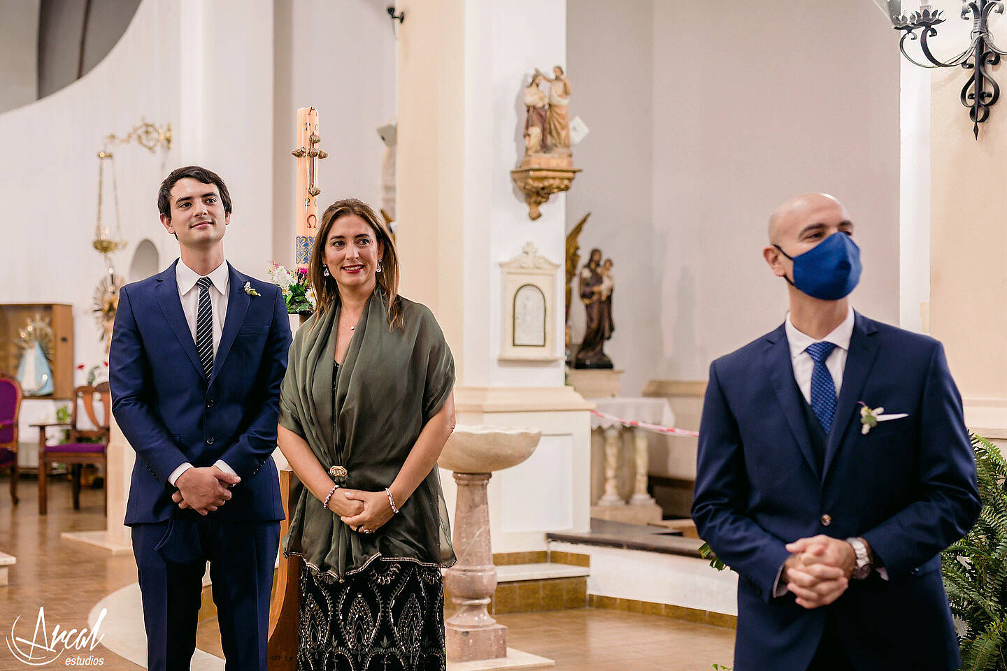 046_Lourdes y Rodrigo; boda en pandemia, iglesia católica parroquia de jesus maría, evento en estancia el rosal, agua de oro, córdoba