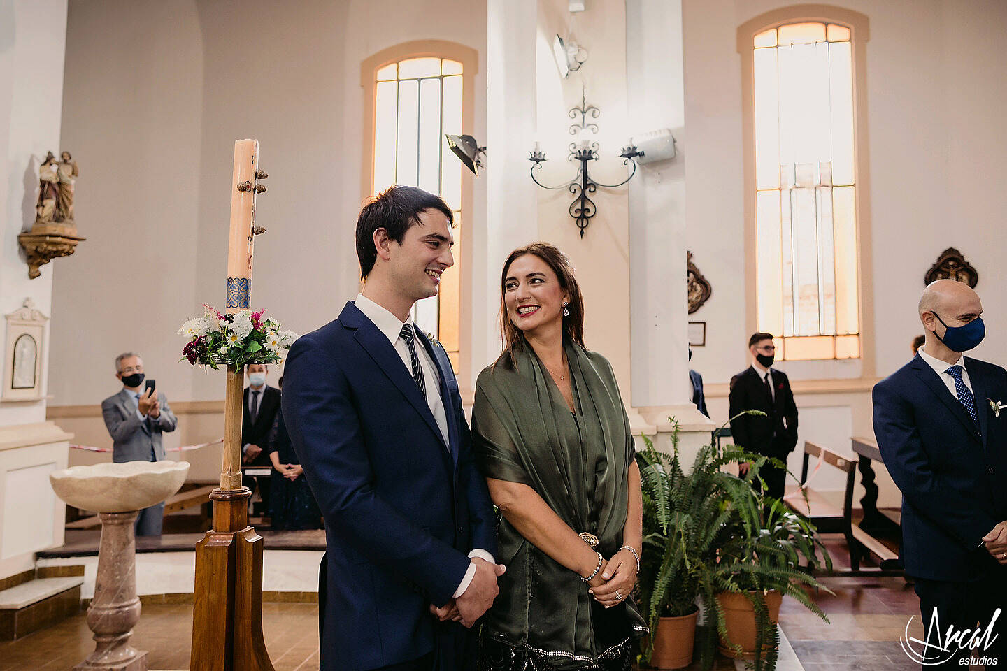 051_Lourdes y Rodrigo; boda en pandemia, iglesia católica parroquia de jesus maría, evento en estancia el rosal, agua de oro, córdobaA