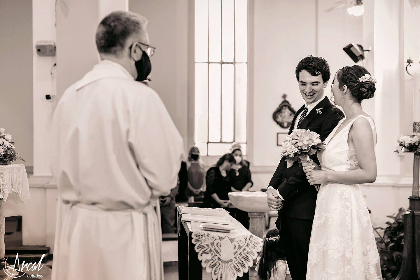 058_Lourdes y Rodrigo; boda en pandemia, iglesia católica parroquia de jesus maría, evento en estancia el rosal, agua de oro, córdoba