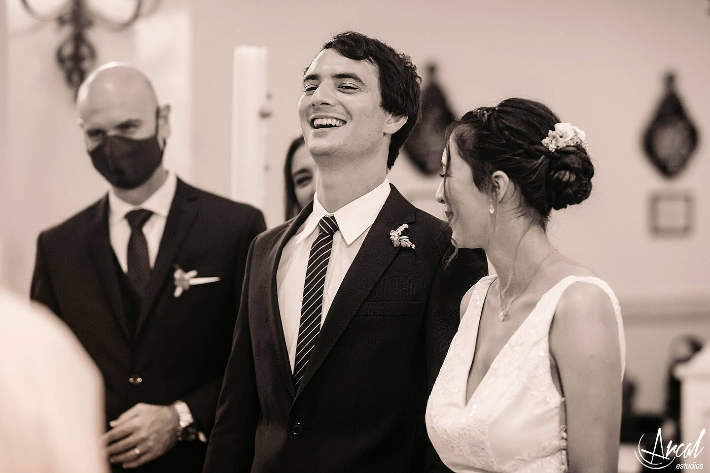 075_Lourdes y Rodrigo; boda en pandemia, iglesia católica parroquia de jesus maría, evento en estancia el rosal, agua de oro, córdobaA