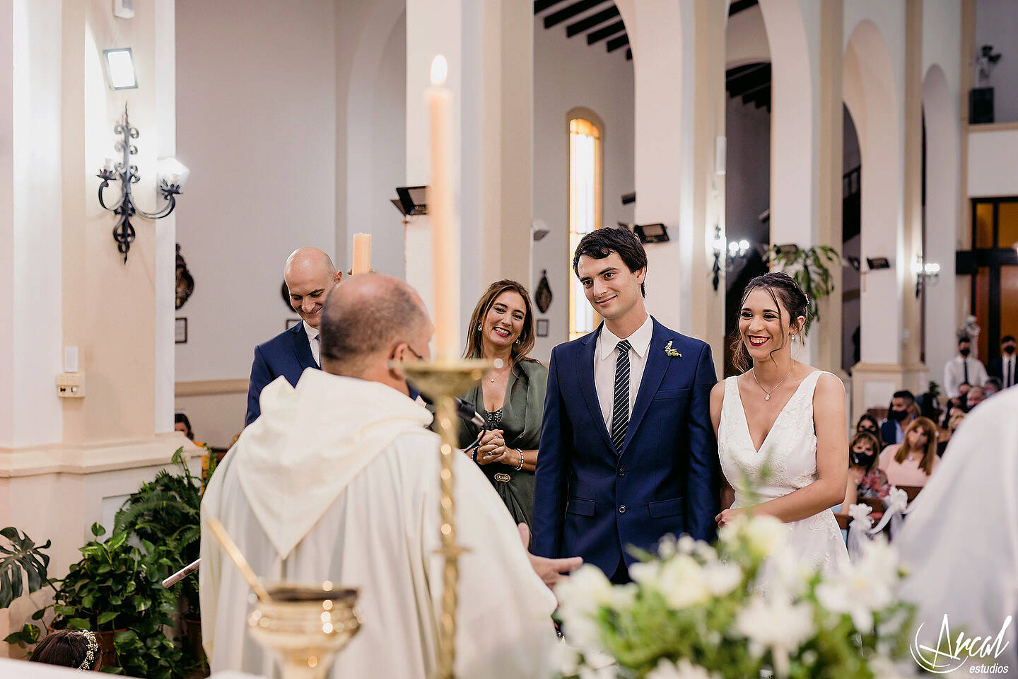 083_Lourdes y Rodrigo; boda en pandemia, iglesia católica parroquia de jesus maría, evento en estancia el rosal, agua de oro, córdobaA