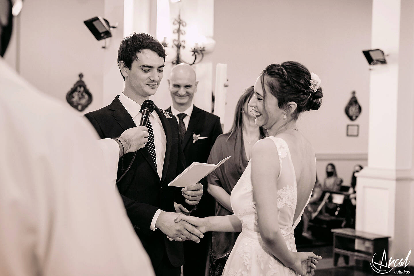 086_Lourdes y Rodrigo; boda en pandemia, iglesia católica parroquia de jesus maría, evento en estancia el rosal, agua de oro, córdobaA