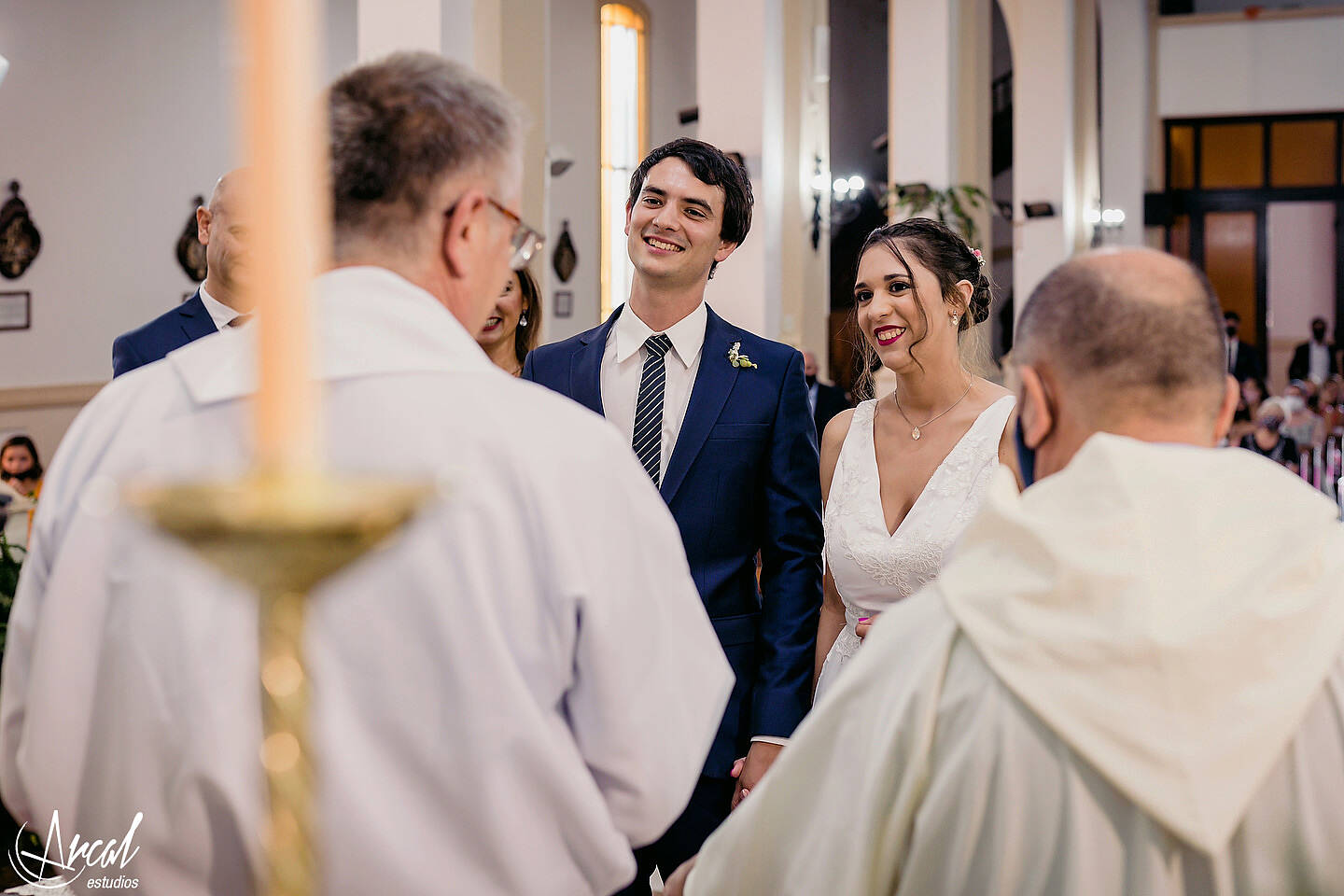 099_Lourdes y Rodrigo; boda en pandemia, iglesia católica parroquia de jesus maría, evento en estancia el rosal, agua de oro, córdoba