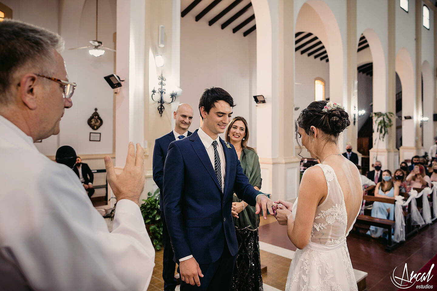 104_Lourdes y Rodrigo; boda en pandemia, iglesia católica parroquia de jesus maría, evento en estancia el rosal, agua de oro, córdobaA