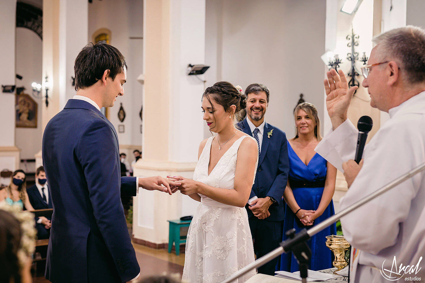 105_Lourdes y Rodrigo; boda en pandemia, iglesia católica parroquia de jesus maría, evento en estancia el rosal, agua de oro, córdobaA