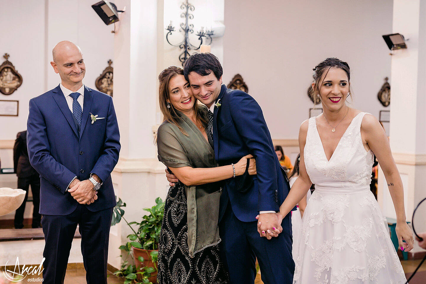 118_Lourdes y Rodrigo; boda en pandemia, iglesia católica parroquia de jesus maría, evento en estancia el rosal, agua de oro, córdoba